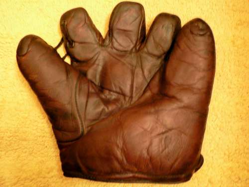 Bill Doak Rawlings Short Fingers Back